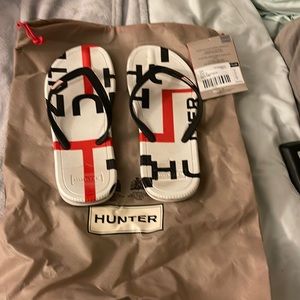 Hunter flip flops